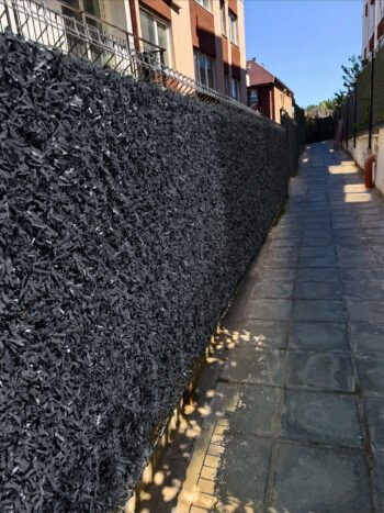 Rolă de gard din iarbă artificială antracit fabricată în Bulgaria de ALEKBG
